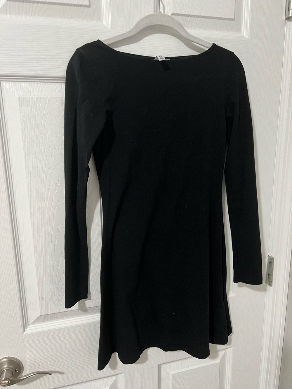 H&M Black Long-Sleeve Boatneck Dress